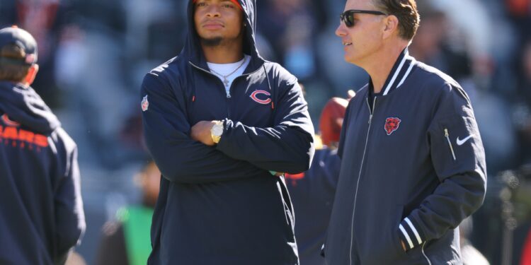 Justin Fields exits with a hand injury as Bears fall to 1-5 (Pittsburgh Steelers)