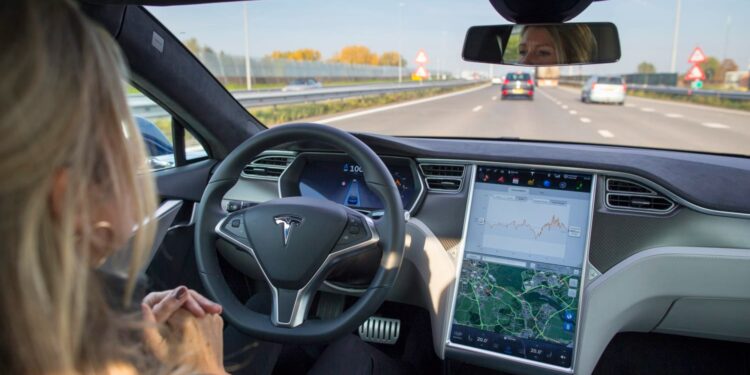 Tesla's self-driving system raises safety concerns after alarming test experiences (Photo: Tesla)