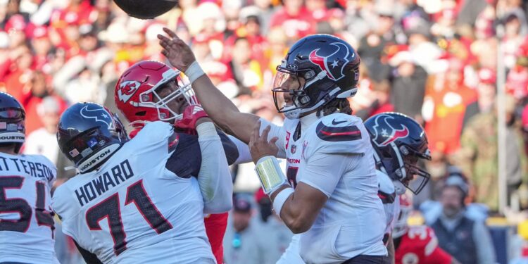 Texans’ playoff hopes persist despite injury-plagued season (Alamy)