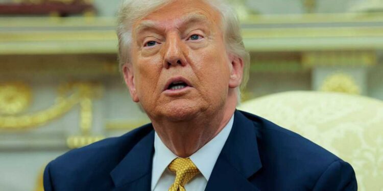 Ethics policy promises separation between Trump and his company (Photo: Trump/Alamy)