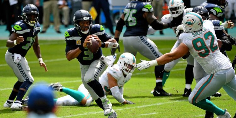 Seahawks weigh options as Geno Smith's future hangs in the balance (Getty Images)