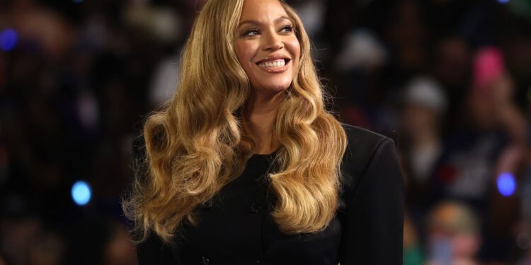 A July Fourth performance leaves room for interpretation (Photo: Beyoncé/Pixabay)