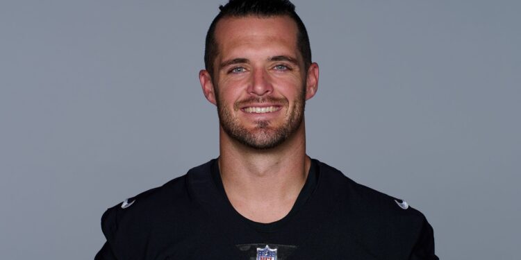 Carr’s health once again raises questions ahead of workouts (Photo: Derek Carr/Getty Images)
