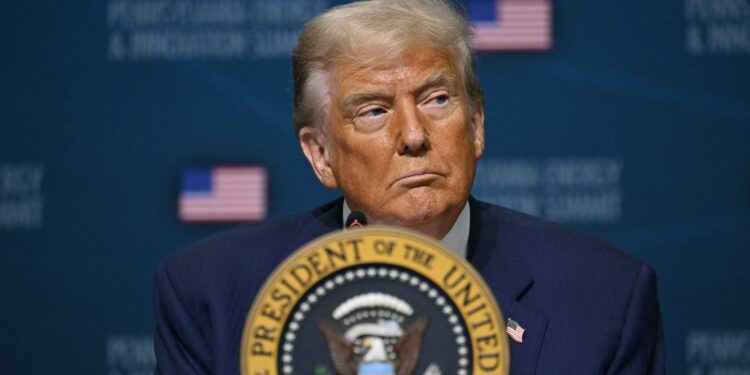 Peace efforts take center stage in Monday calls (Photo: Donald Trump/Flickr)
