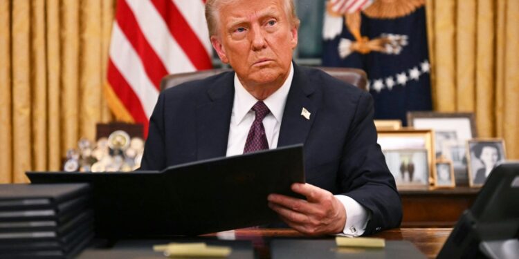 Trump administration claims power to fire administrative judges freely (Photo: Donald Trump/Shuttrerstock)
