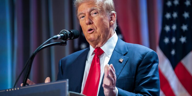 Weapons shipment to Ukraine resumes as Trump criticizes Russia (Photo: Donald Trump/Alamy)
