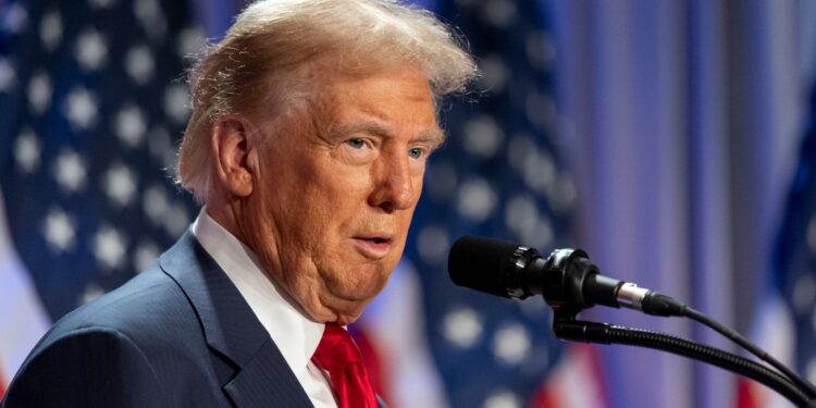 New policy aims to limit federal benefits to legal residents only (Photo: Donald Trump/Alamy)