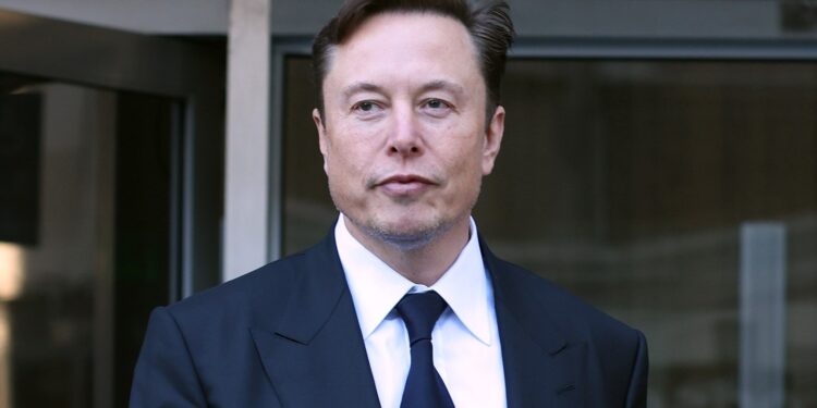 A billionaire’s cheesehead moment steals the show (Photo: Elon Musk/Alamy)