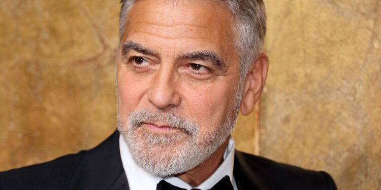 Clooney stunned as president fails to recognize him (Photo: George Clooney/Alamy)