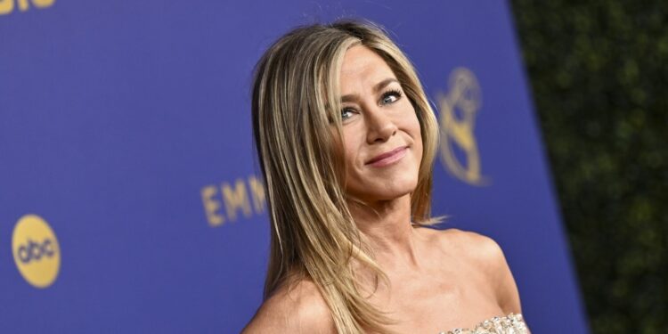 Jennifer Aniston’s safety shaken by vandalism and stalking case (Photo: Jennifer Aniston/Shutterstock)