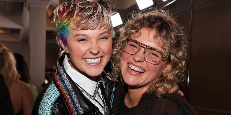 Siwa says after-party encounter with Ebbs was unplanned (Photo: JoJo Siwa and Kath Ebbs/Pexels)
