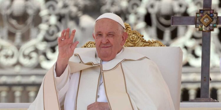 Vatican says condition remains critical despite light recovery (Photo: Pope Francis/Alamy)