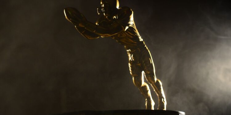 Tight ends and wideouts alike chase this season’s top receiving honor (Photo: Biletnikoff Award/Alamy)