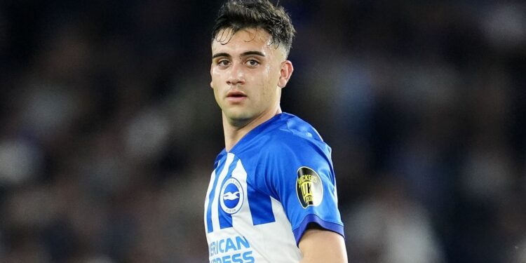Young footballer catching global attention with Brighton performances (Photo: Facundo Buonanotte/Flickr)
