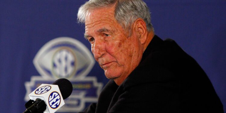 A lifetime shaped by discipline and love for the game (Photo: Gene Stallings/Flickr)
