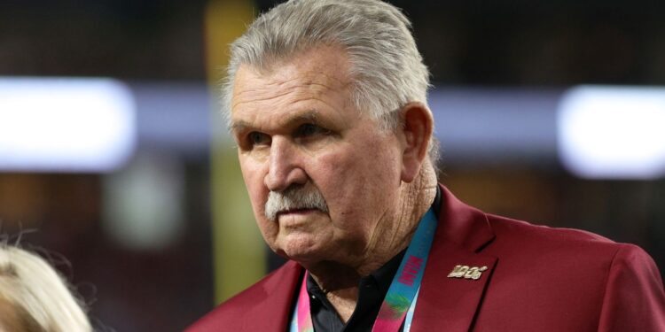 A Hall of Fame career built on grit and vision (Photo: Mike Ditka/Shutterstock)