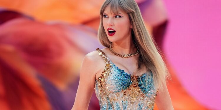 A superstar who built wealth through music and business vision (Photo:  Taylor Swift/Pexels)