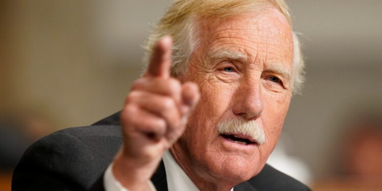 His independent political path reflects a background in law and consulting (Photo: Angus King/Pexels)