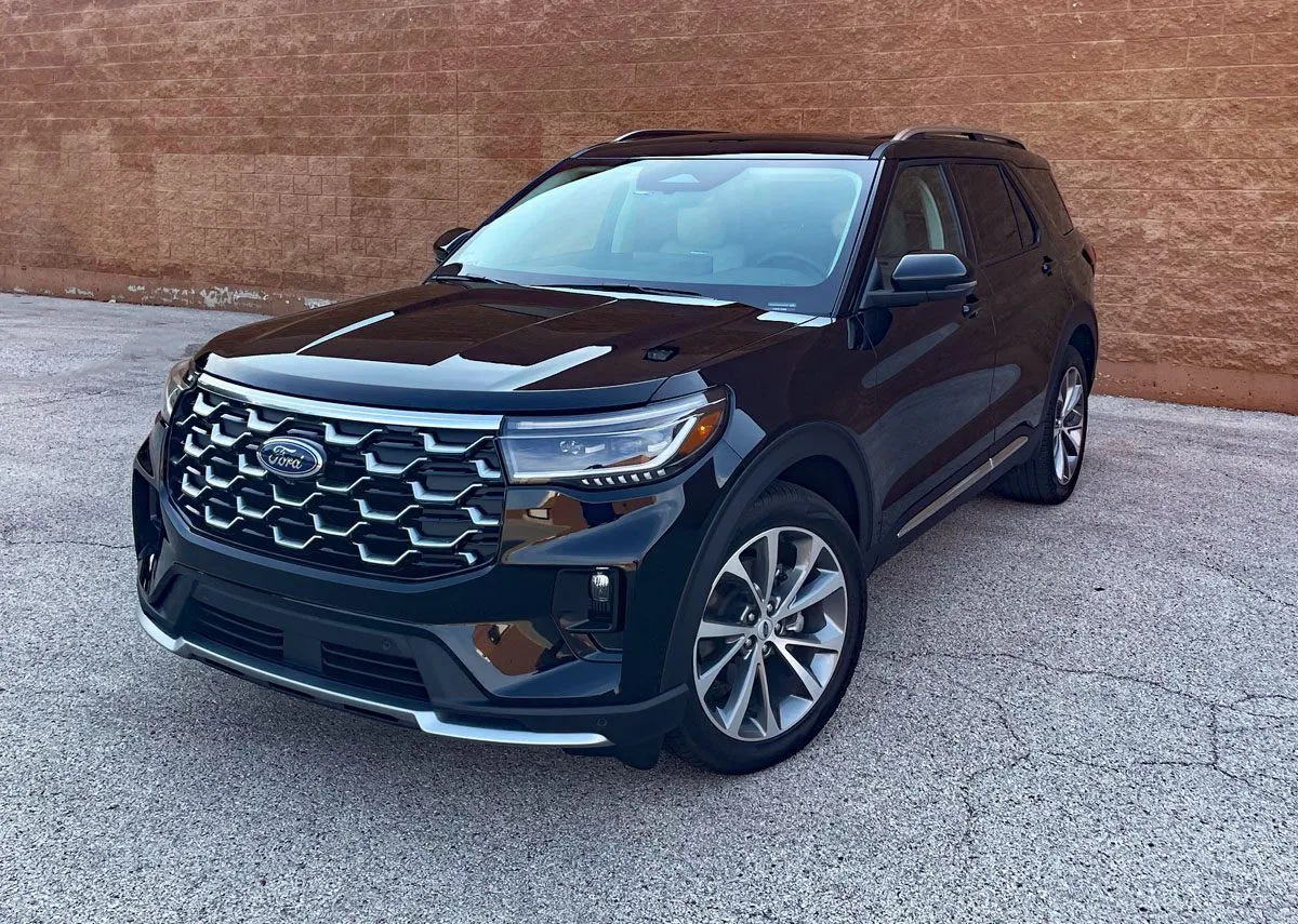2025 Ford Explorer Platinum Hybrid