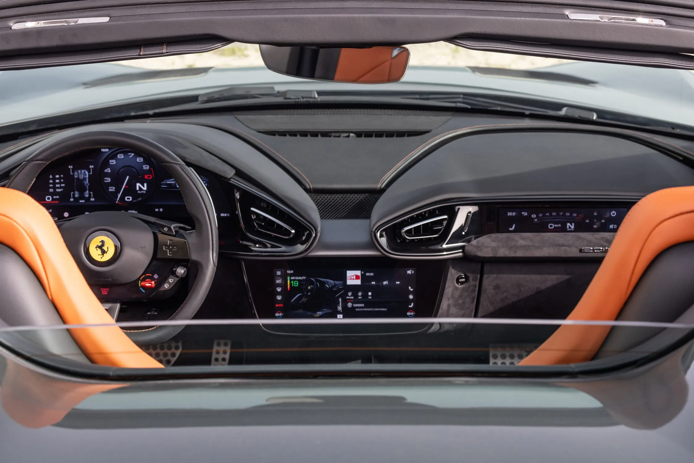 Ferrari 12Cilindri Spider dashboard