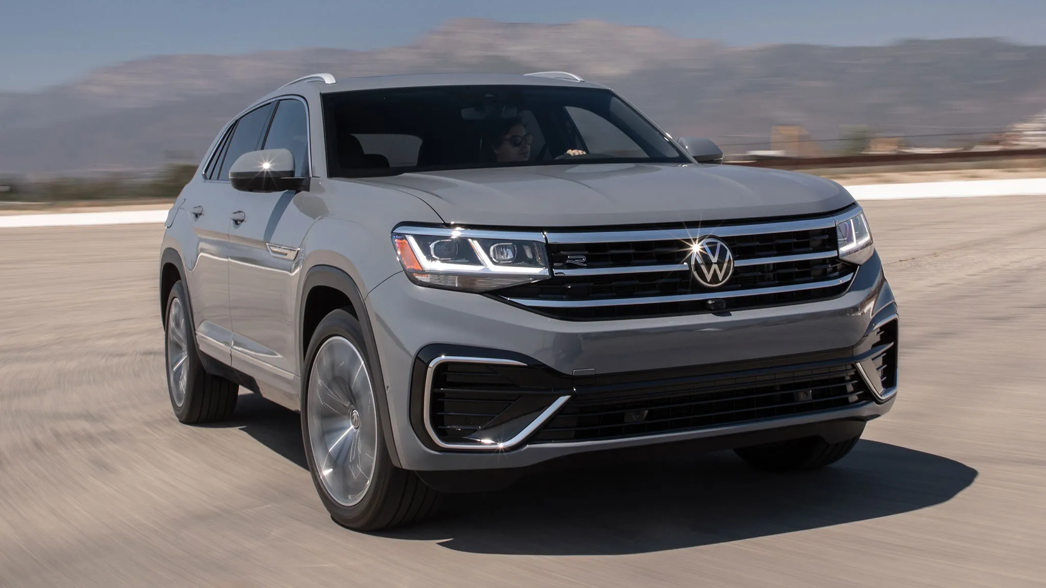 Front view of Volkswagen Atlas SEL Premium