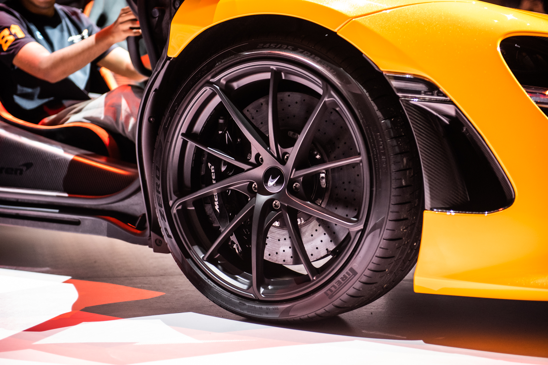 McLaren 750S tyre