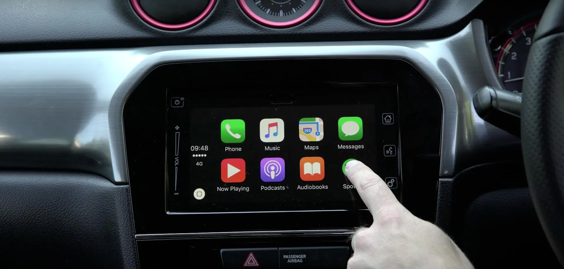 Suzuki Vitara Hybrid Infotainment